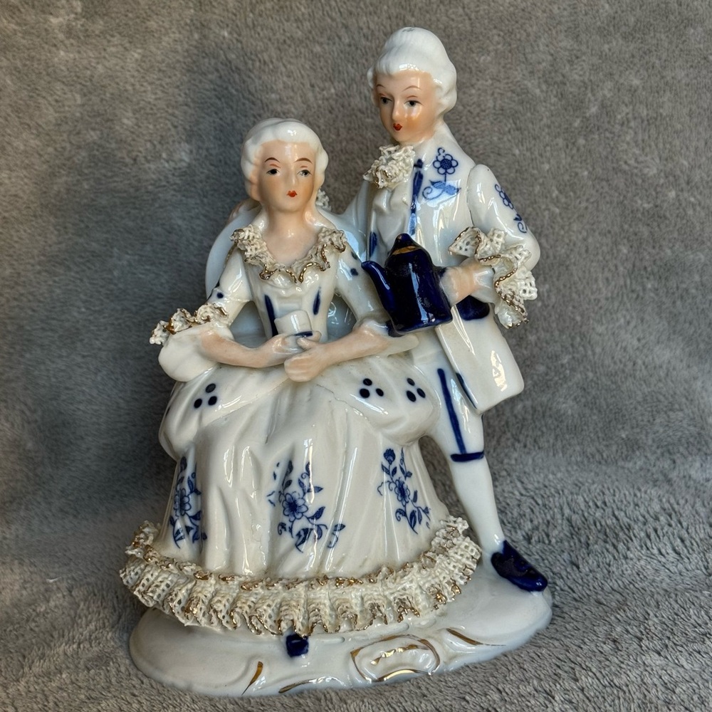 Vintage Blue White Victorian Couple Porcelain Figurine